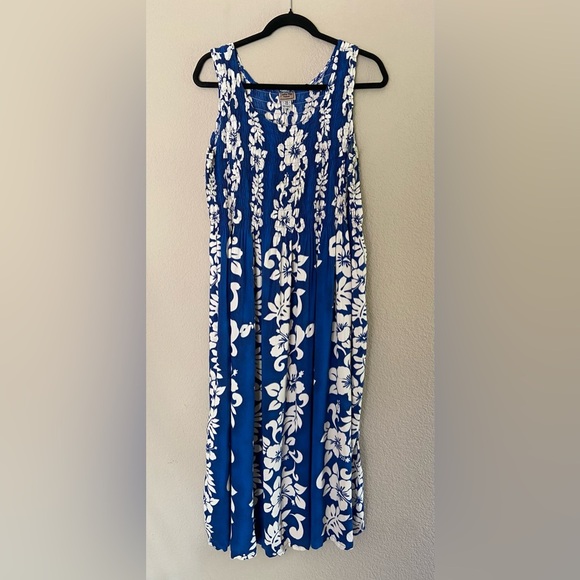 Vintage Aloha Hut Sleeveless Blue Floral Hawaiian Dress Smocked Hibiscus tropics - Picture 1 of 5